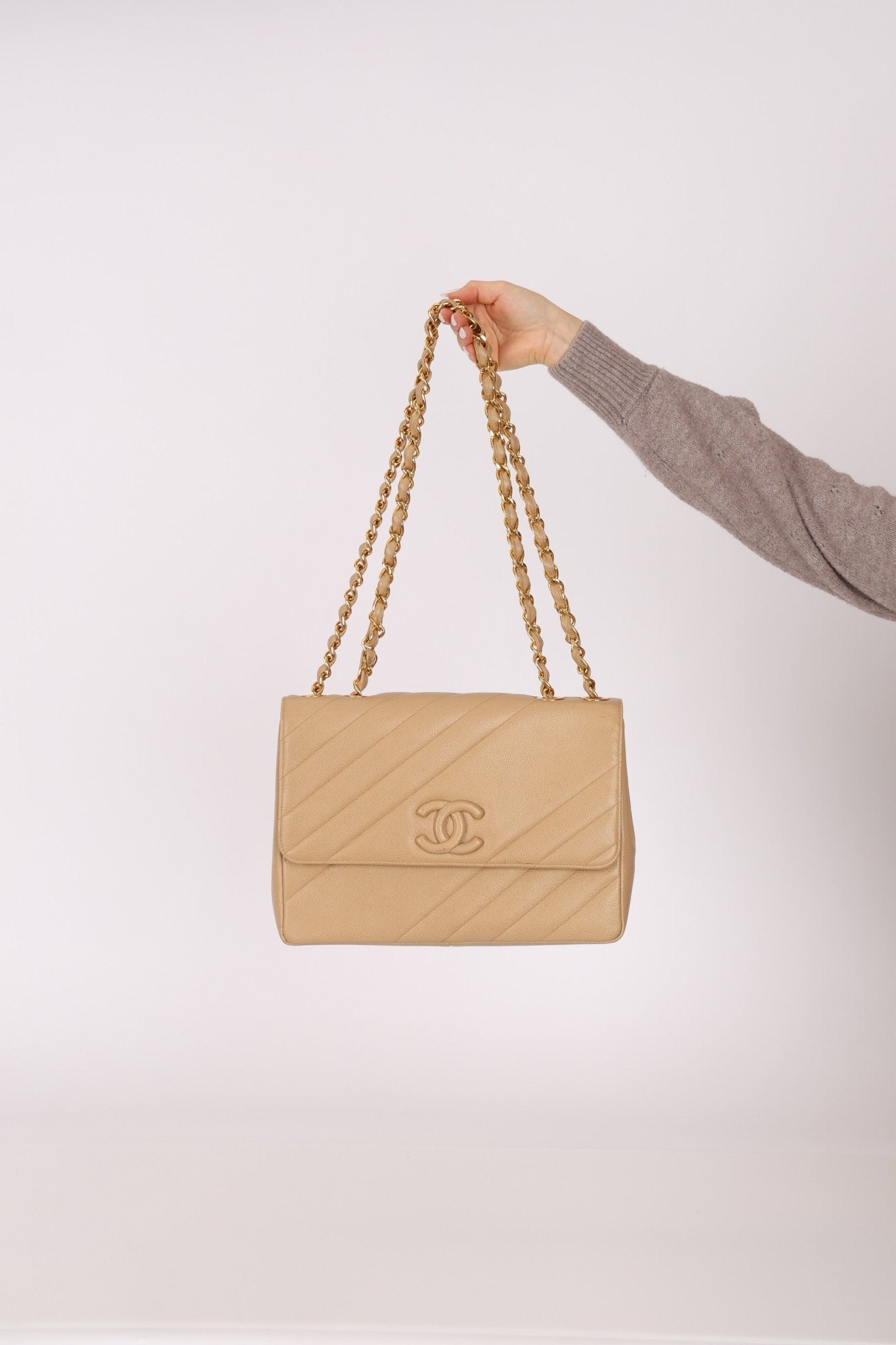 Rare Chanel 1995 Beige Caviar Diagonal Stitch Jumbo Flap Bag 24k GP - FashioNica