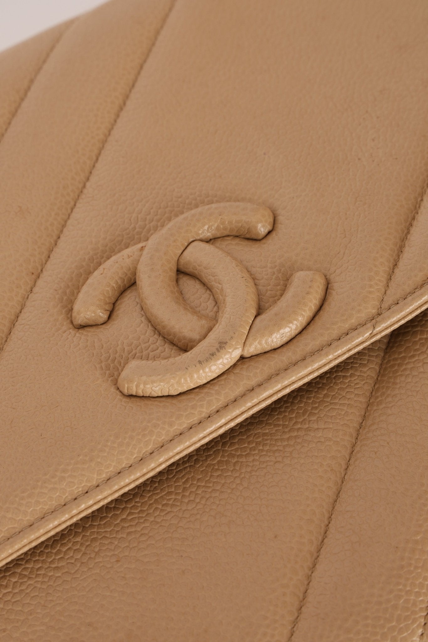 Rare Chanel 1995 Beige Caviar Diagonal Stitch Jumbo Flap Bag 24k GP - FashioNica