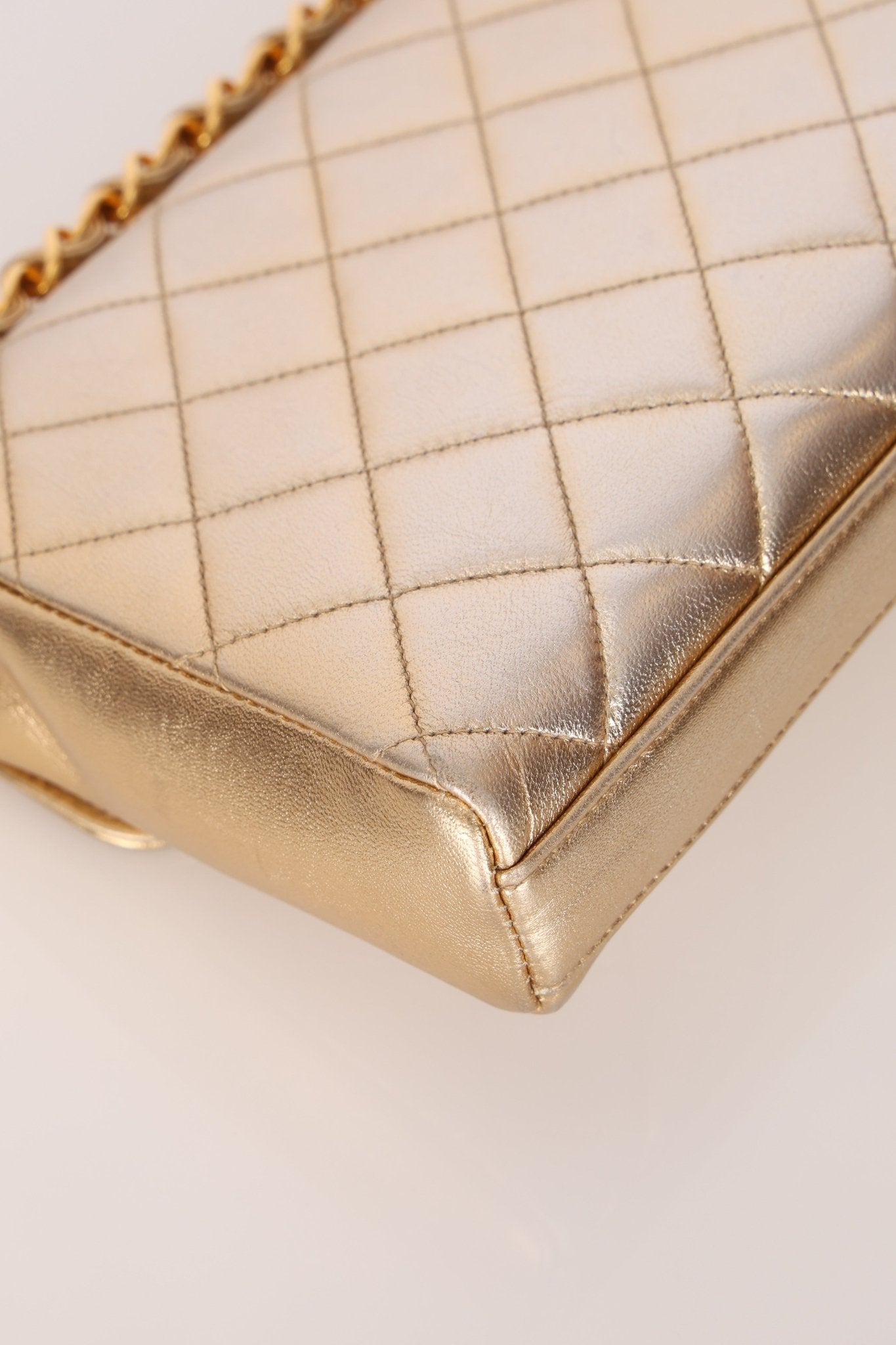 Rare Chanel 1995 Metallic Gold Matelasse Lambskin Turnlock Clutch 24K GP - FashioNica