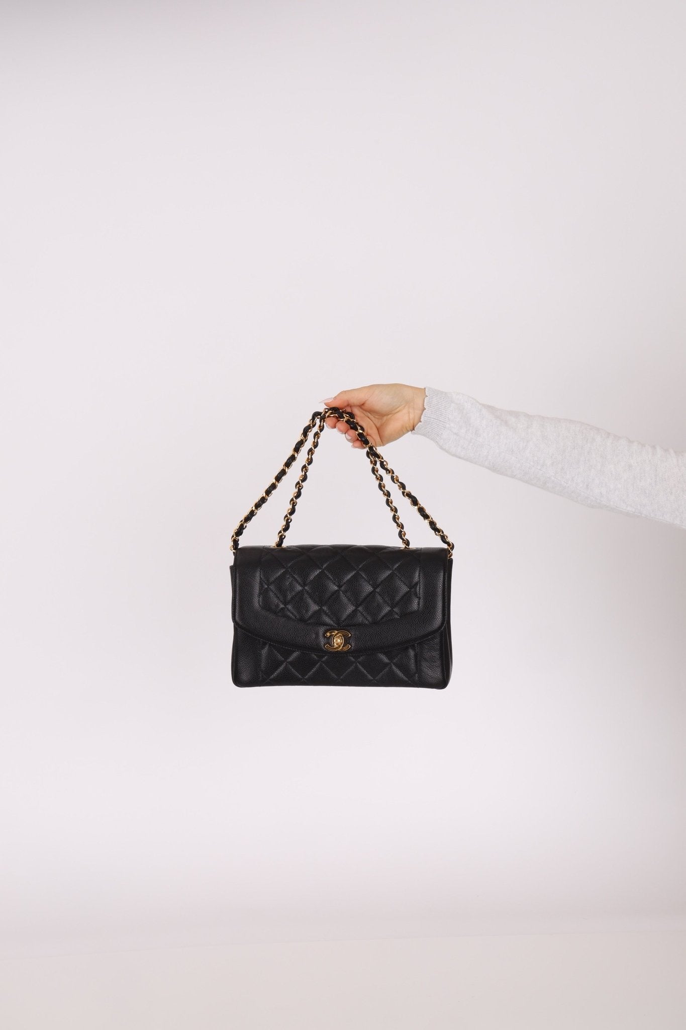 Rare Chanel 1998 Caviar Medium Diana - FashioNica