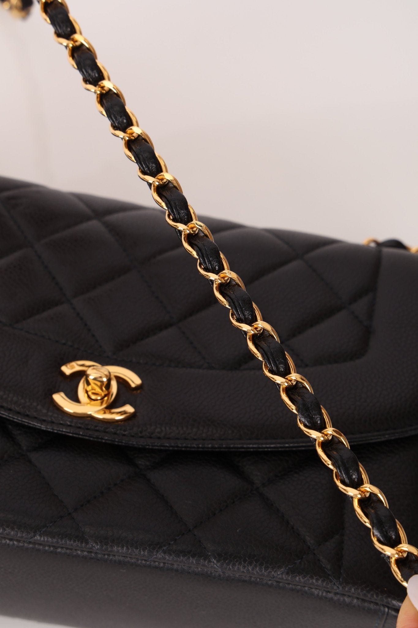 Rare Chanel 1998 Caviar Medium Diana - FashioNica