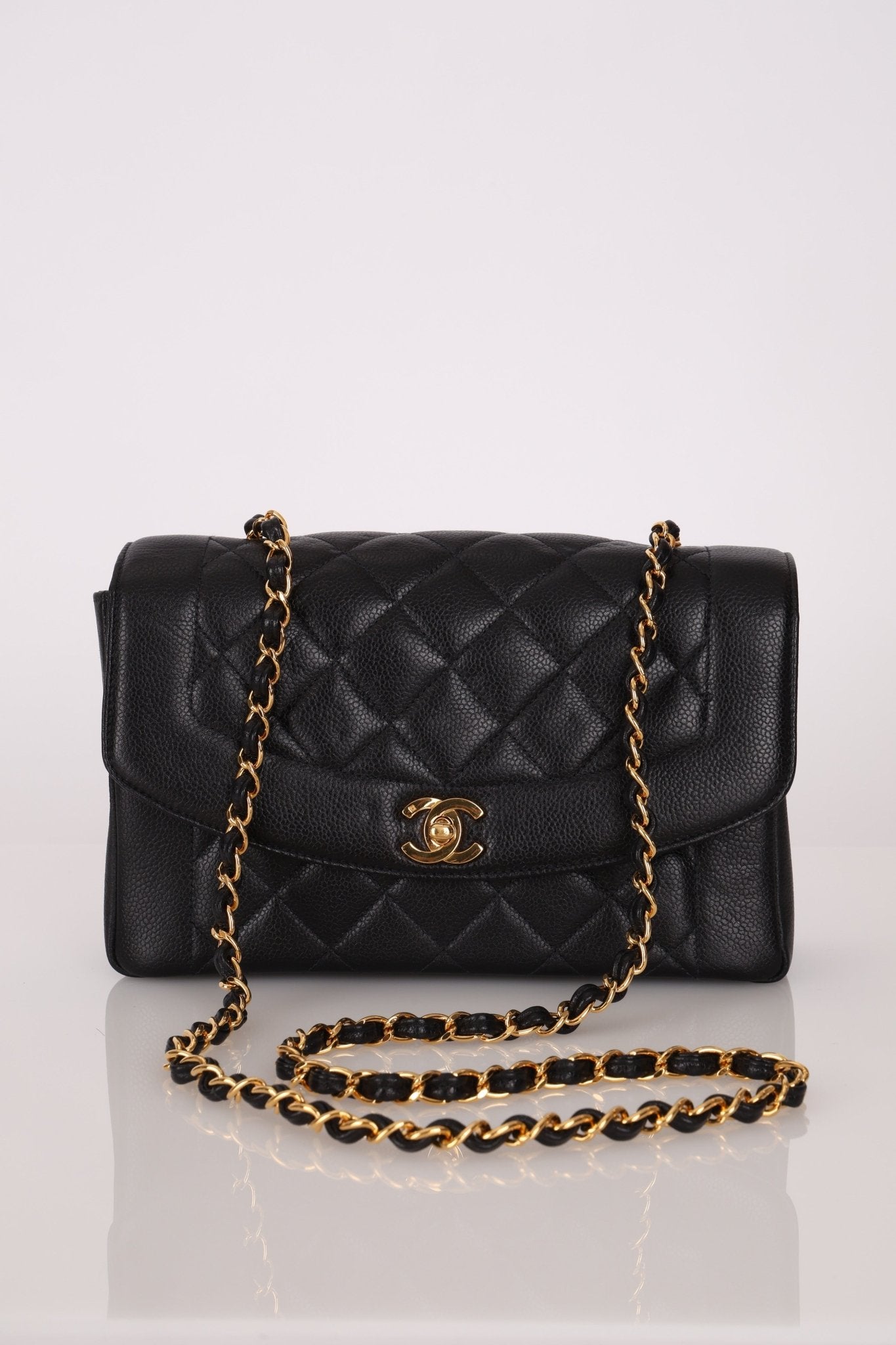 Rare Chanel 1998 Caviar Medium Diana - FashioNica