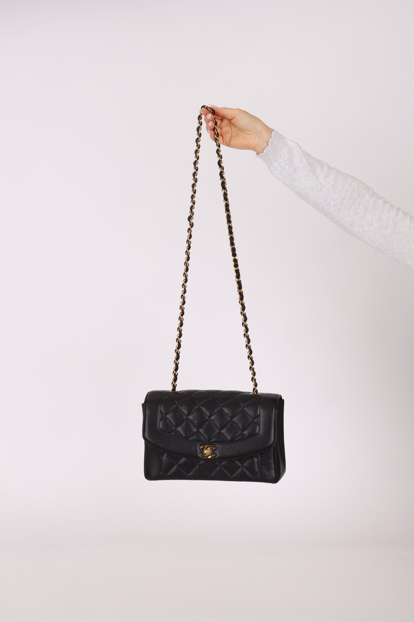 Rare Chanel 1998 Caviar Medium Diana - FashioNica