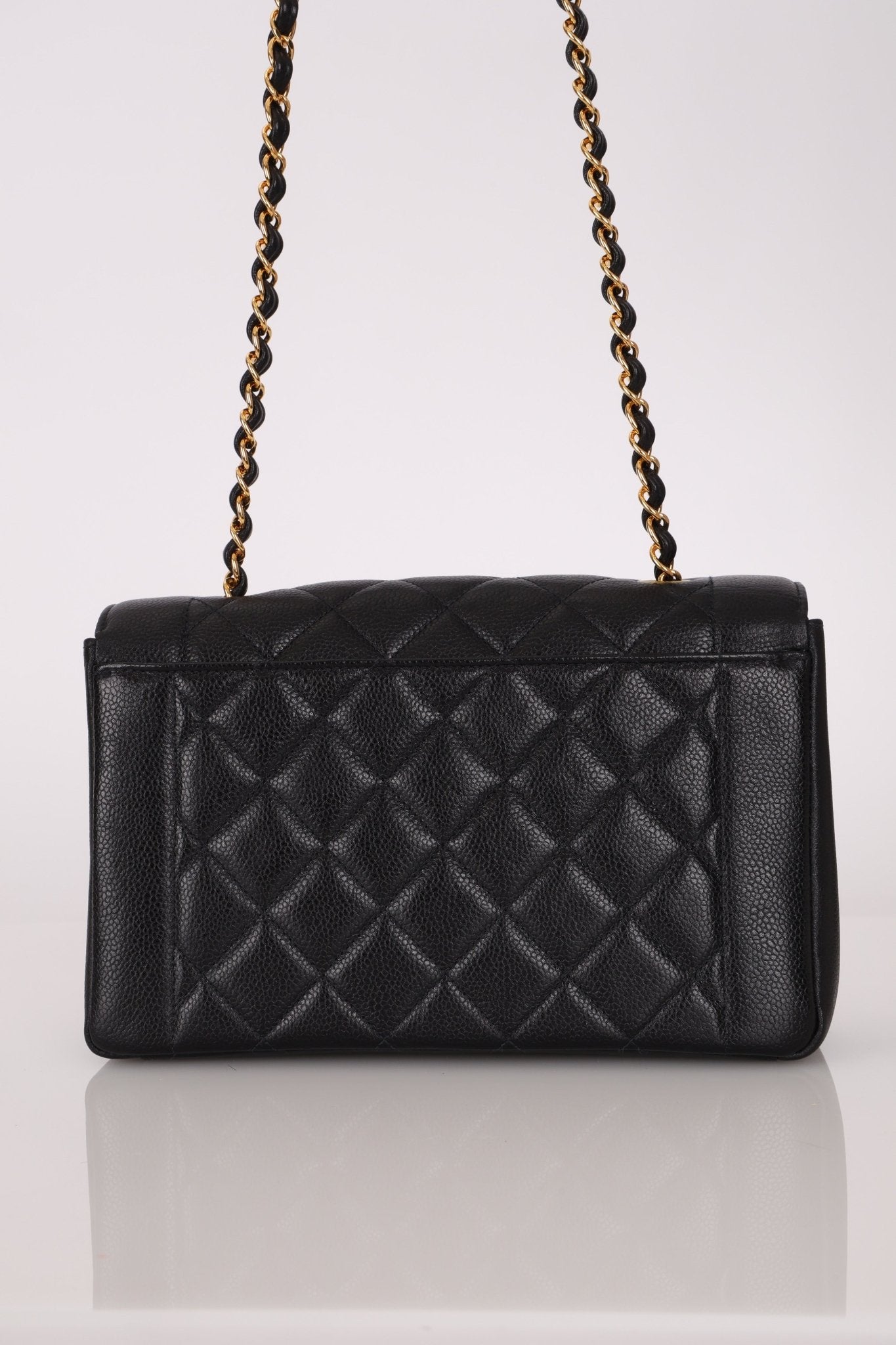 Rare Chanel 1998 Caviar Medium Diana - FashioNica