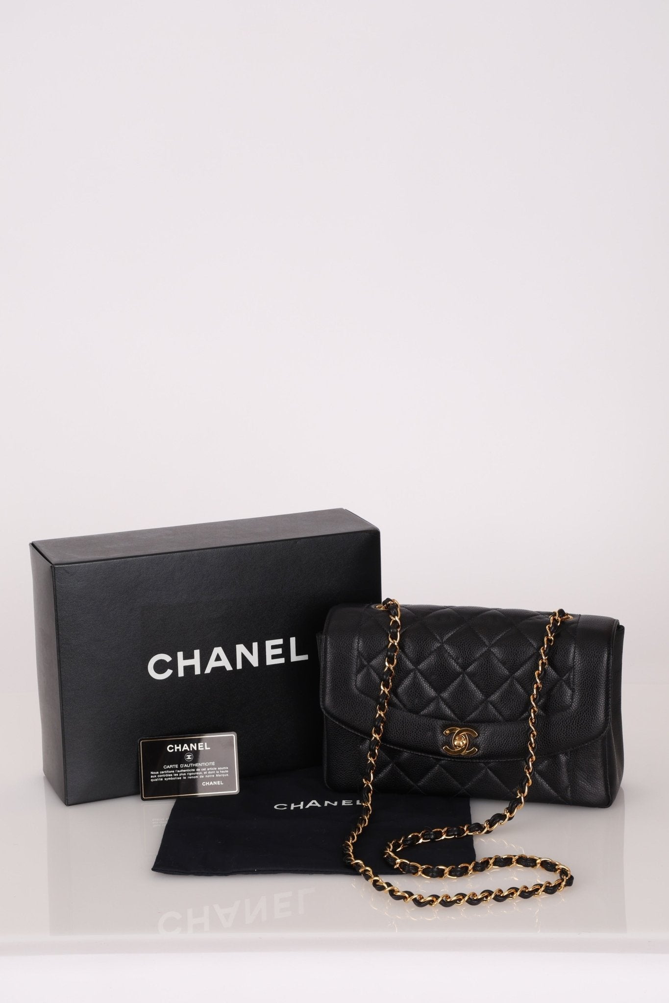 Rare Chanel 1998 Caviar Medium Diana - FashioNica