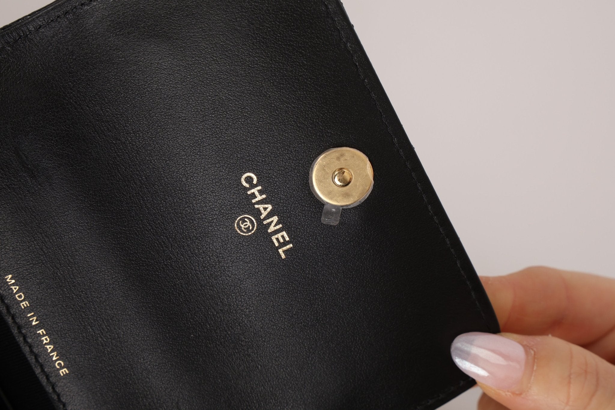 Rare Chanel 2023 Caviar Wallet on Chain with Chanel Classic Flap Charm - FashioNica