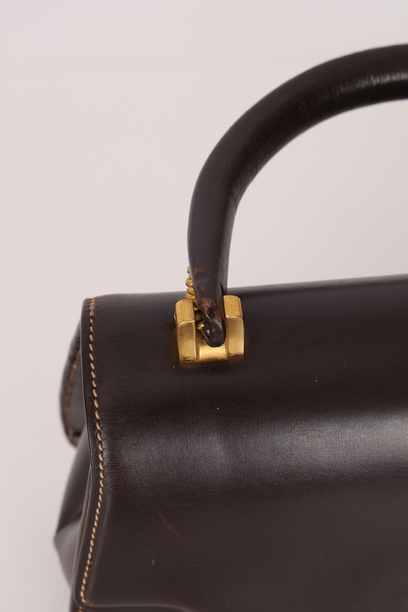 Rare Gucci 1970s Chocolate Chain Accent Box Calf Turnlock Handle Bag - FashioNica