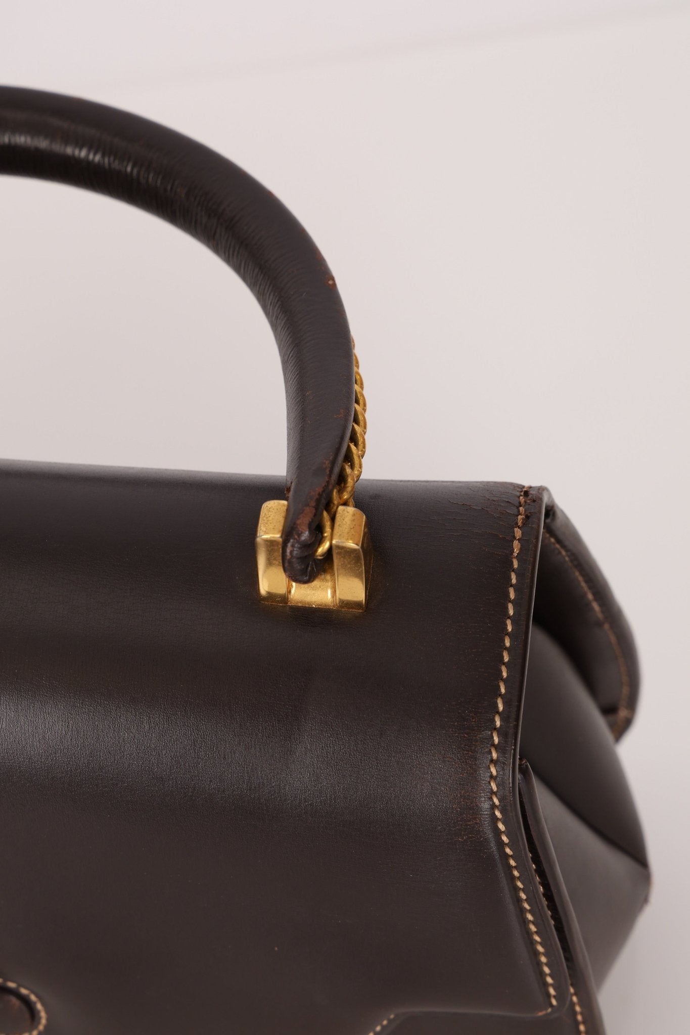 Rare Gucci 1970s Chocolate Chain Accent Box Calf Turnlock Handle Bag - FashioNica