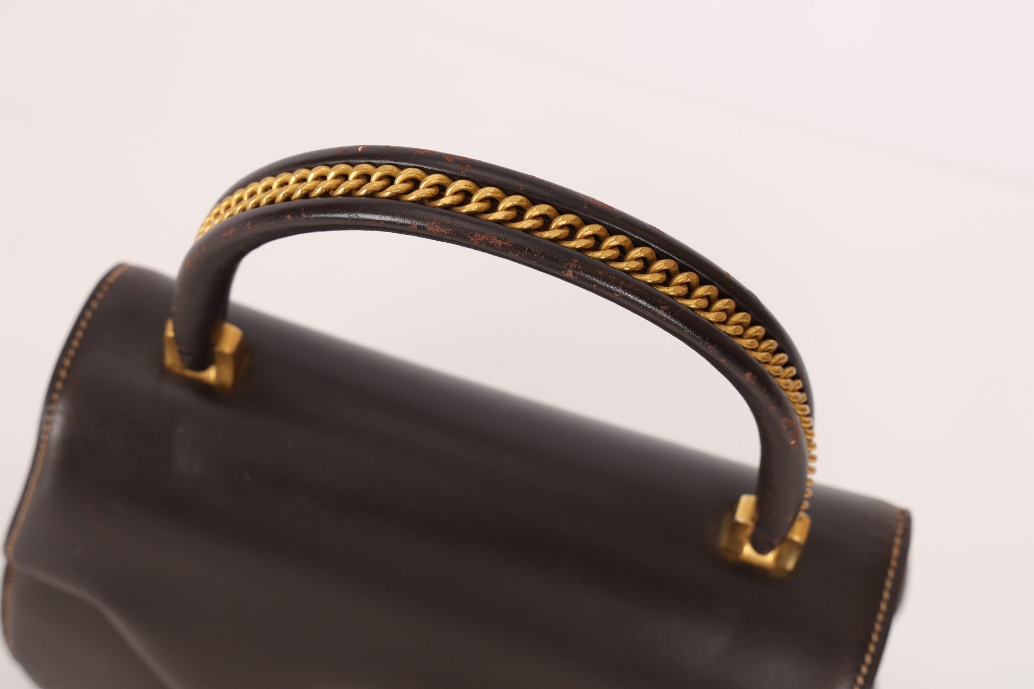 Rare Gucci 1970s Chocolate Chain Accent Box Calf Turnlock Handle Bag - FashioNica