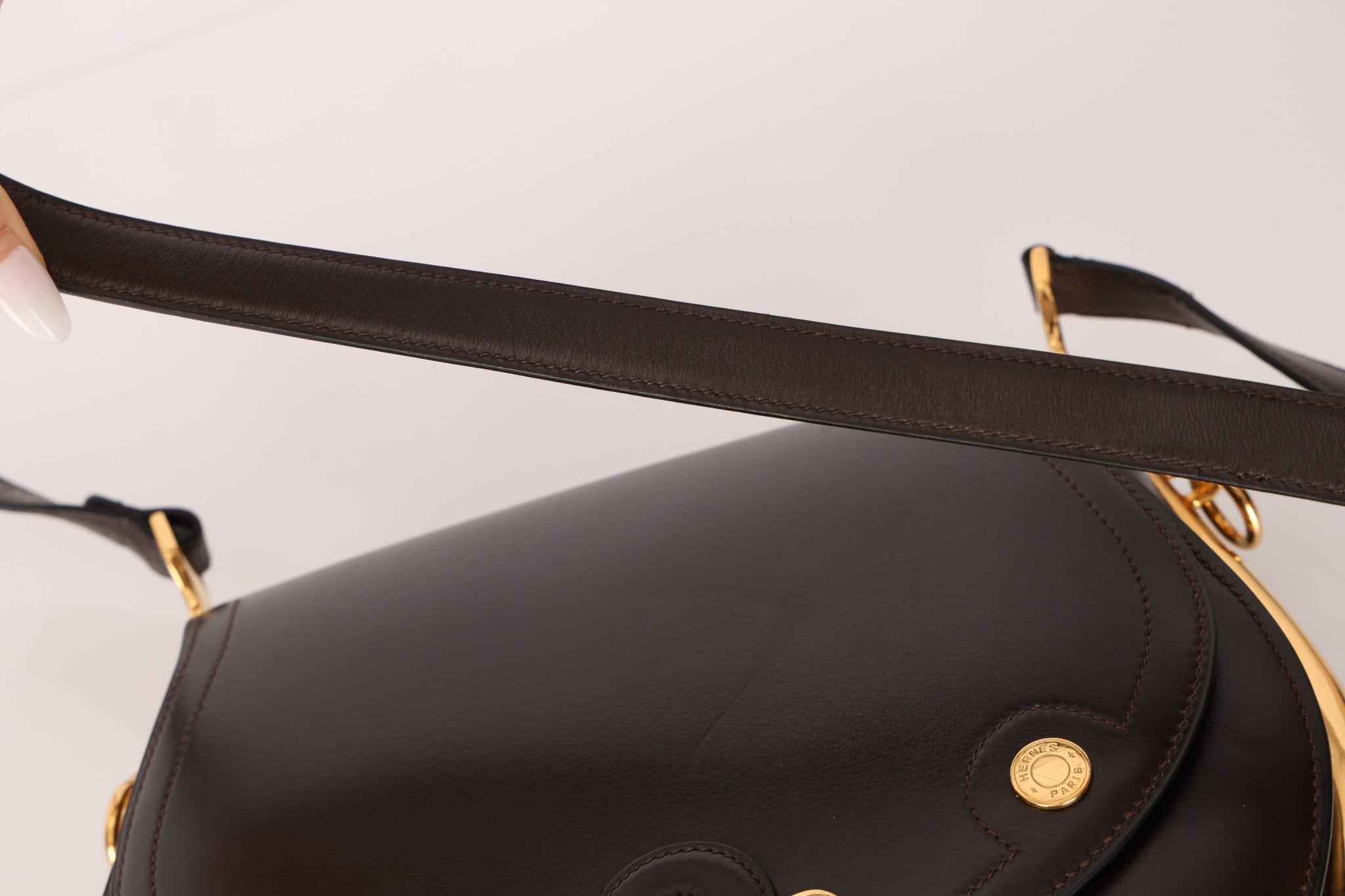 Rare Hermès 1984 Chocolat Box Calf Passe Guide Shoulder Bag - FashioNica