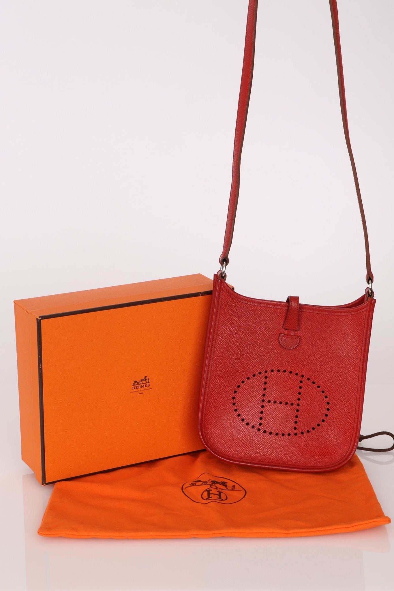 Rare Hermès 2004 Rouge Casaque Epsom Evelyne TPM PHW - FashioNica