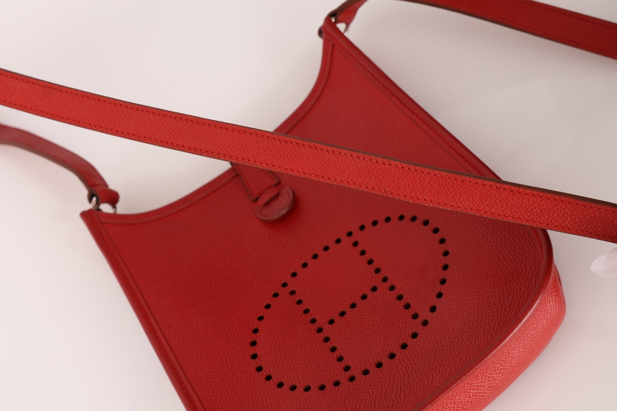 Rare Hermès 2004 Rouge Casaque Epsom Evelyne TPM PHW - FashioNica