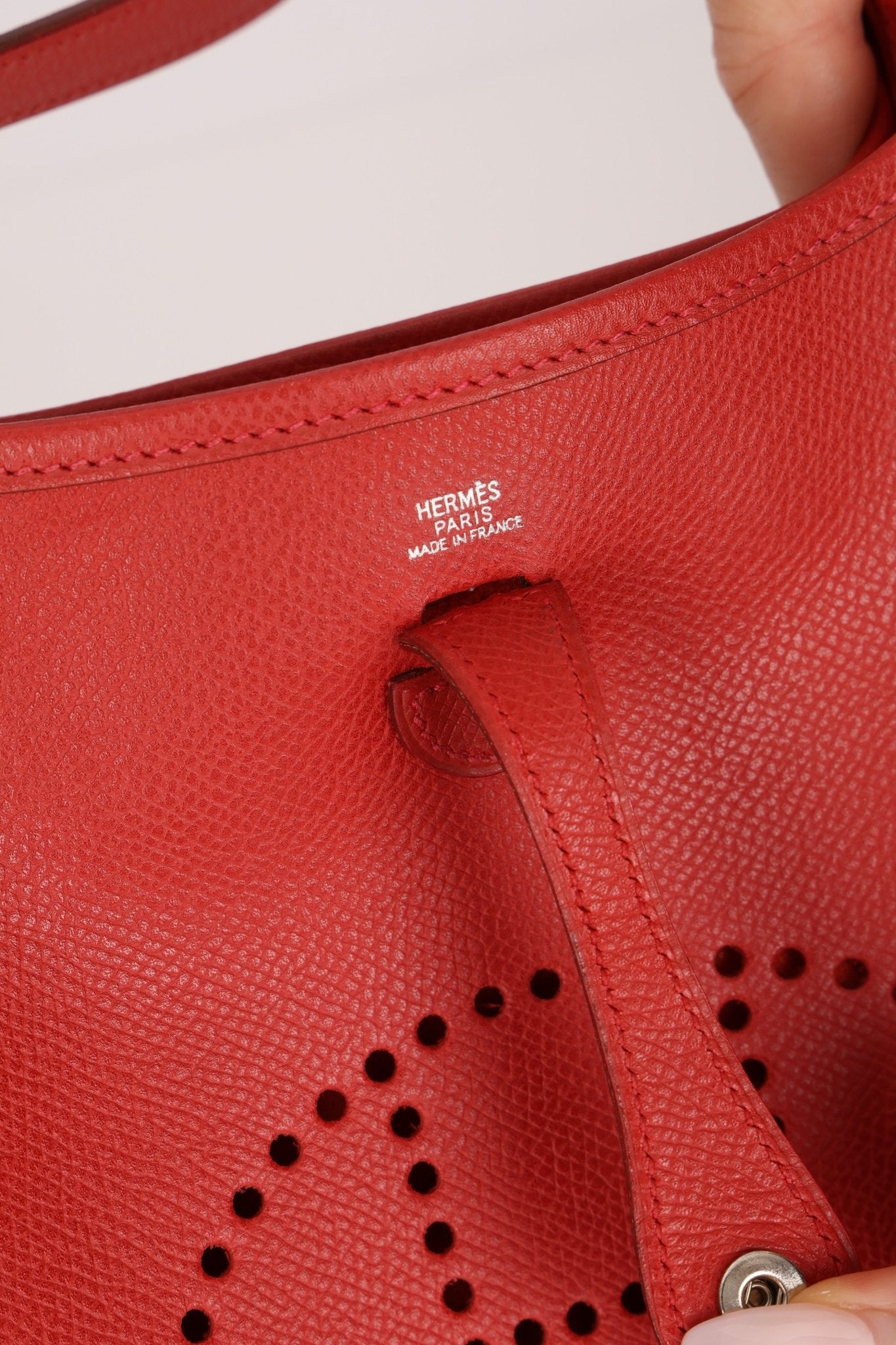 Rare Hermès 2005 Rouge Casaque Epsom Evelyne Short Strap TPM PHW - FashioNica