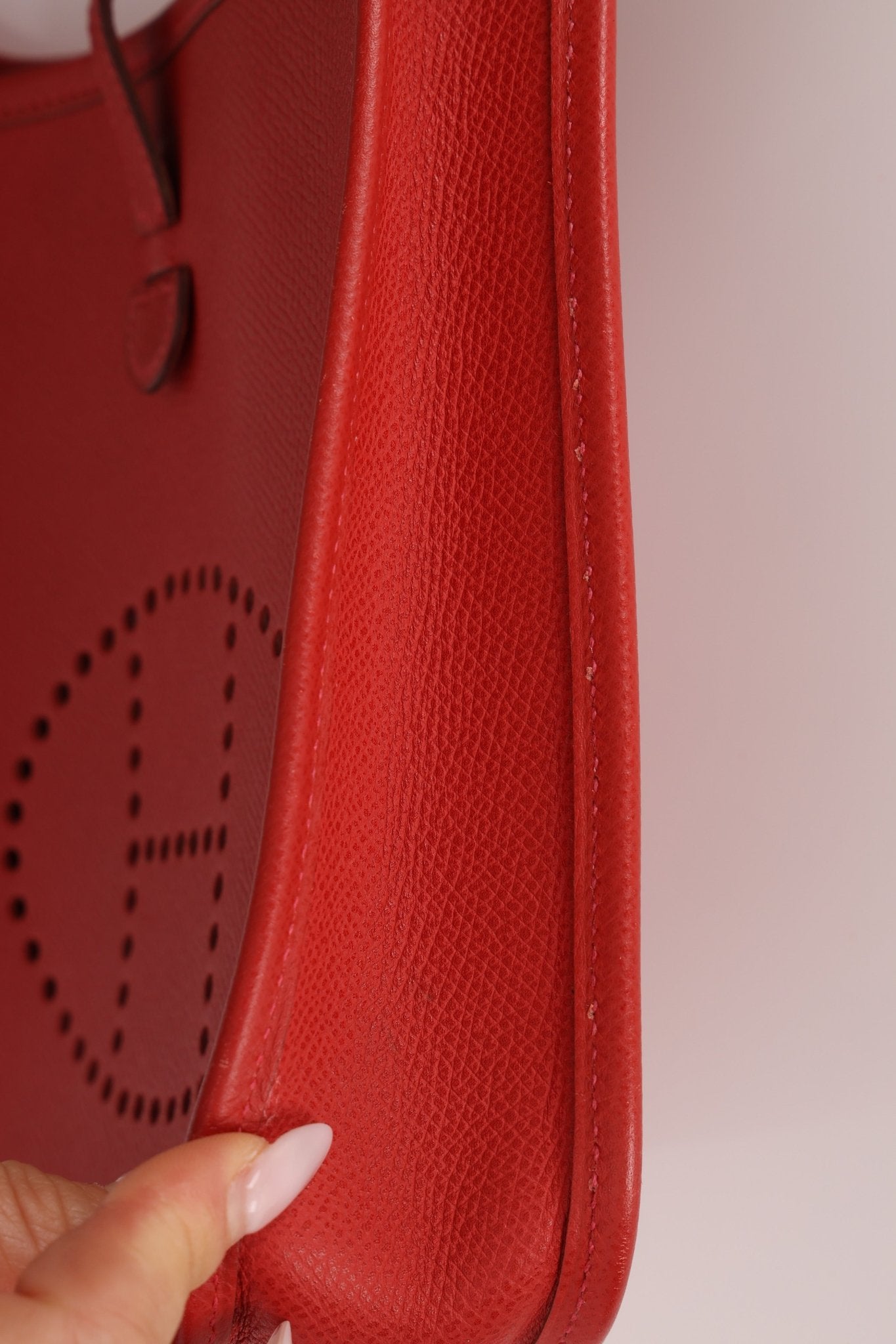 Rare Hermès 2005 Rouge Casaque Epsom Evelyne Short Strap TPM PHW - FashioNica