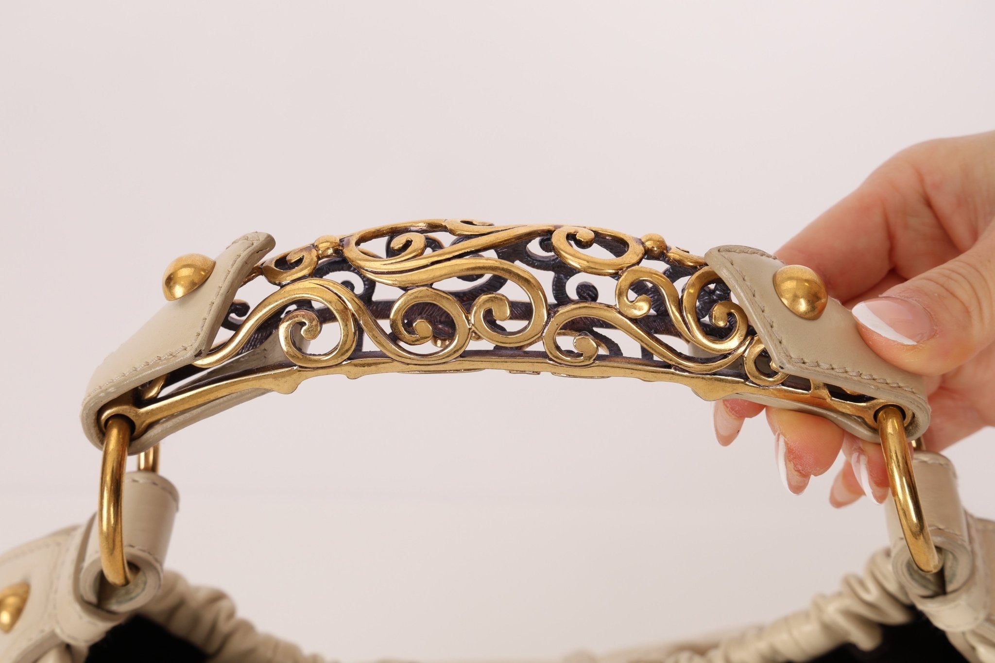 Rare Saint Laurent x Tom Ford Cream Leather Mombasa Metal Handle Bag with Pouch - FashioNica