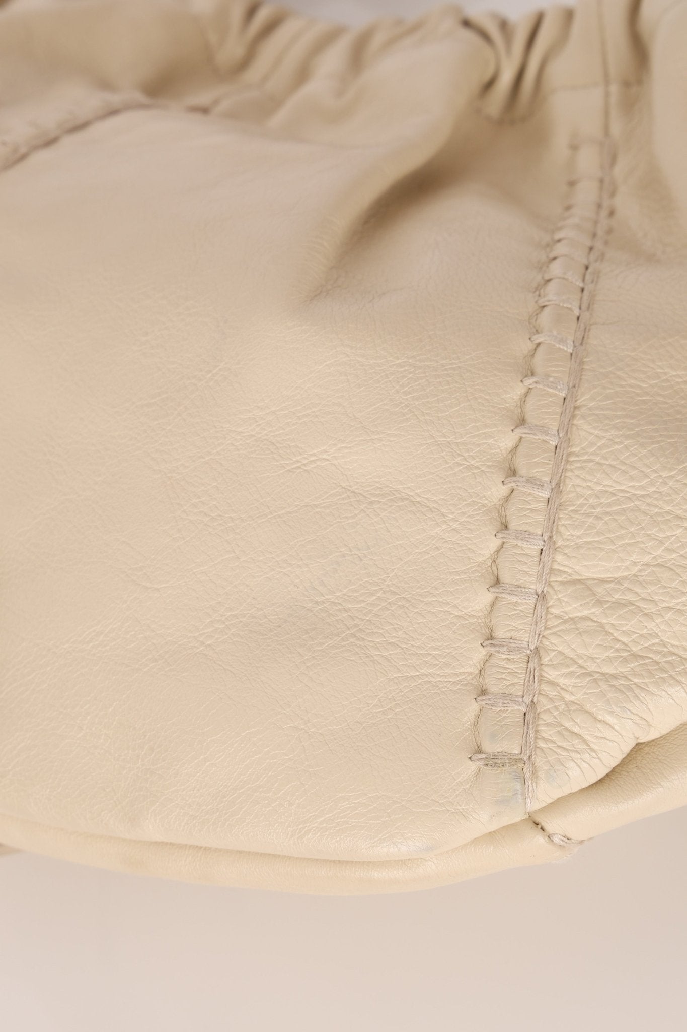 Rare Saint Laurent x Tom Ford Cream Leather Mombasa Metal Handle Bag with Pouch - FashioNica