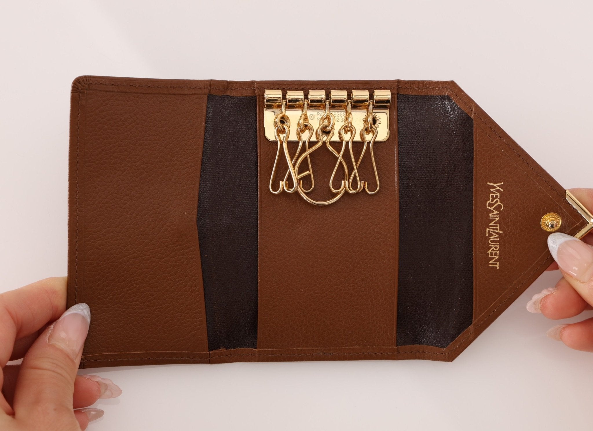 Saint Laurent Envelope Key Holder - FashioNica