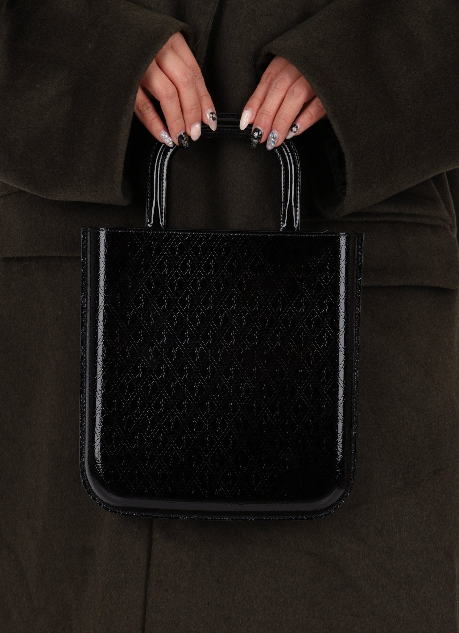 Saint Laurent Patent Logo Embossed Shopper Tote with Chain - FashioNica