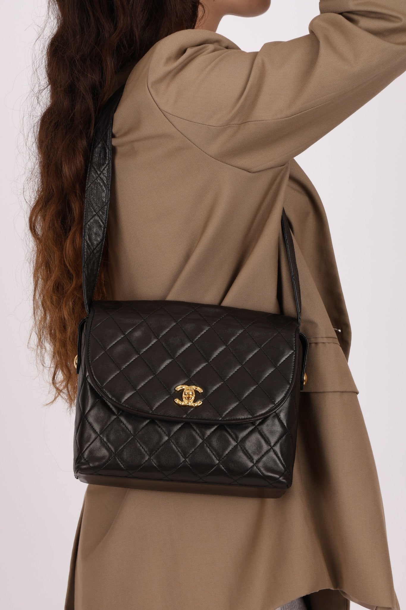 (SOLD) Chanel 1991 Lambskin Coco Crush Crossbody 24K GP - FashioNica
