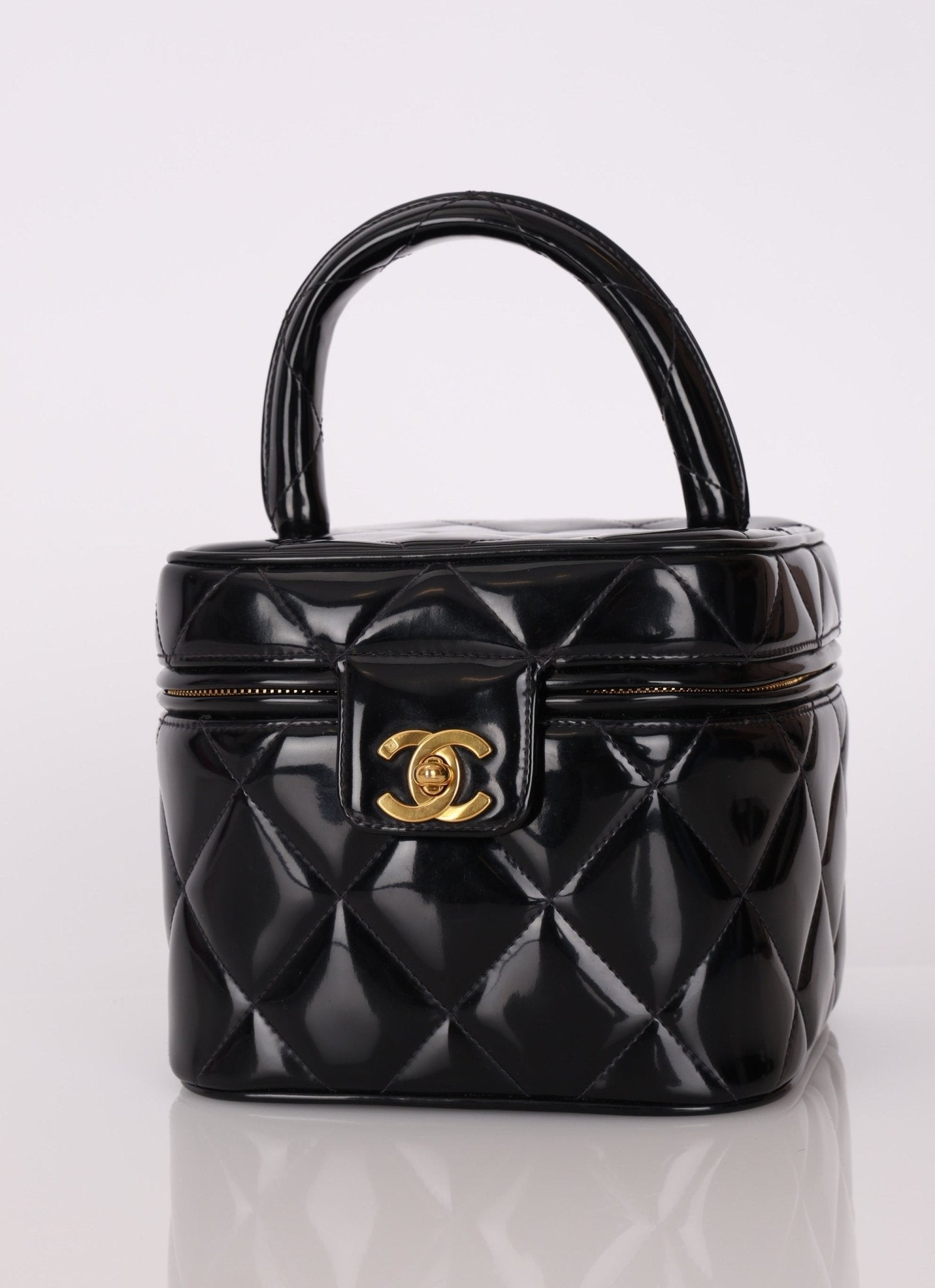 Ultra - Rare Chanel 1995 Patent Heart Mirror Barbie Turnlock Vanity - FashioNica