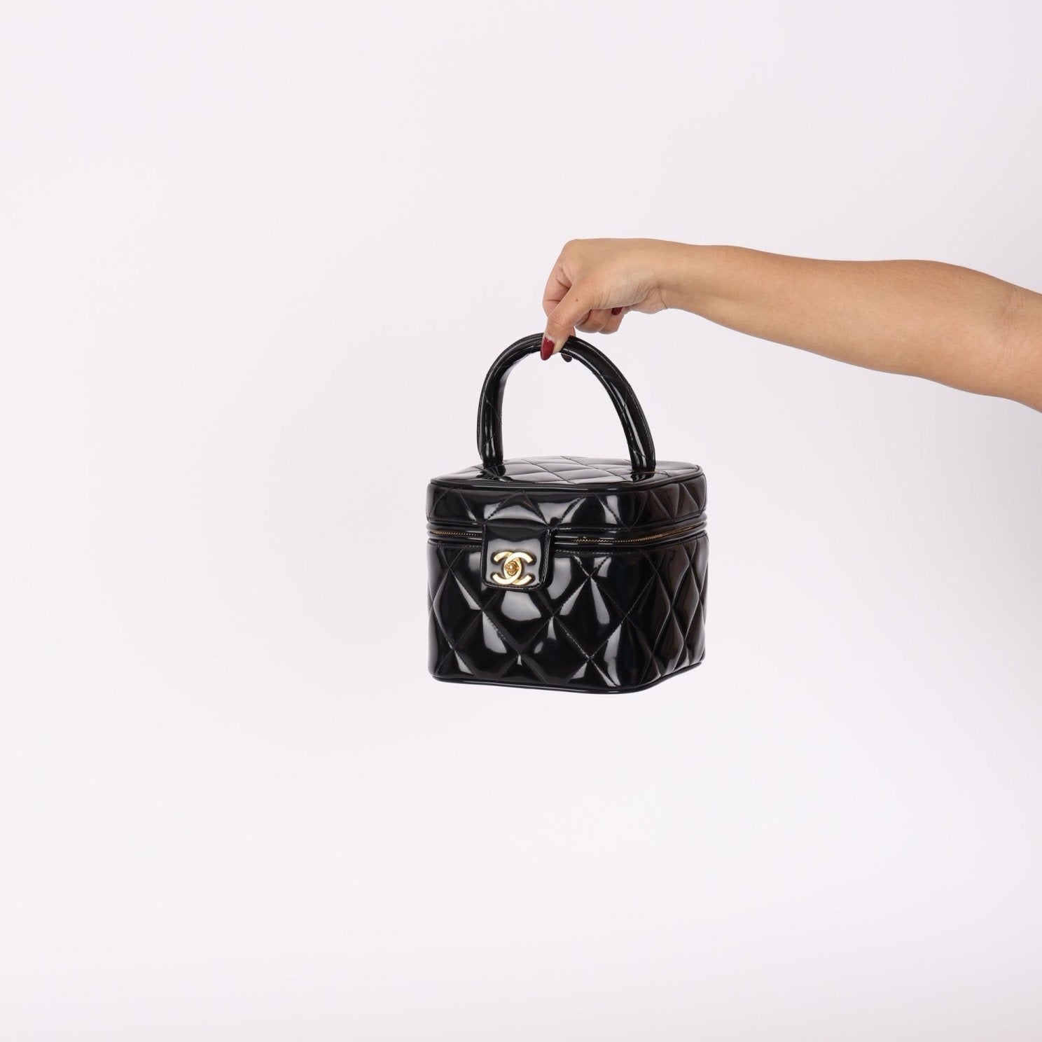 Ultra - Rare Chanel 1995 Patent Heart Mirror Barbie Turnlock Vanity - FashioNica