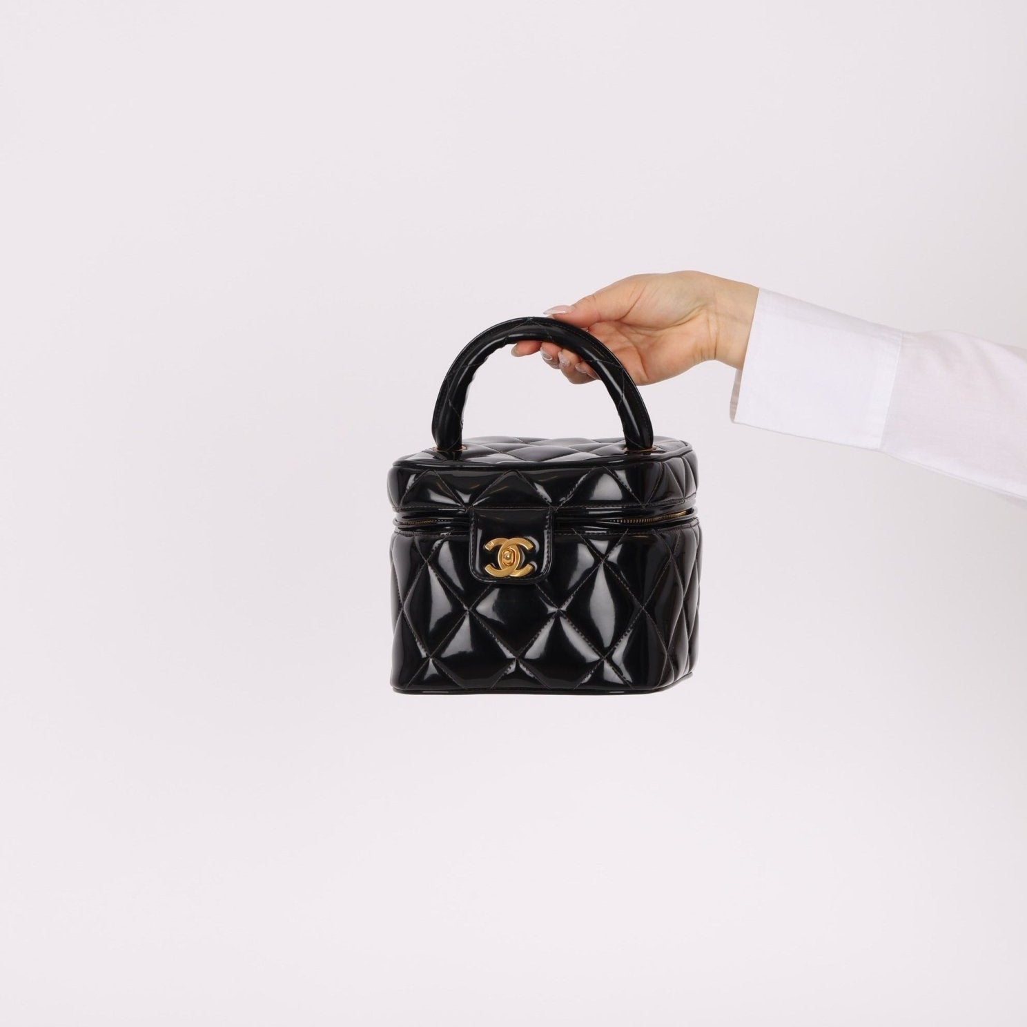 Ultra - Rare Chanel 1995 Patent Heart Mirror Turnlock Vanity 24K GP - FashioNica