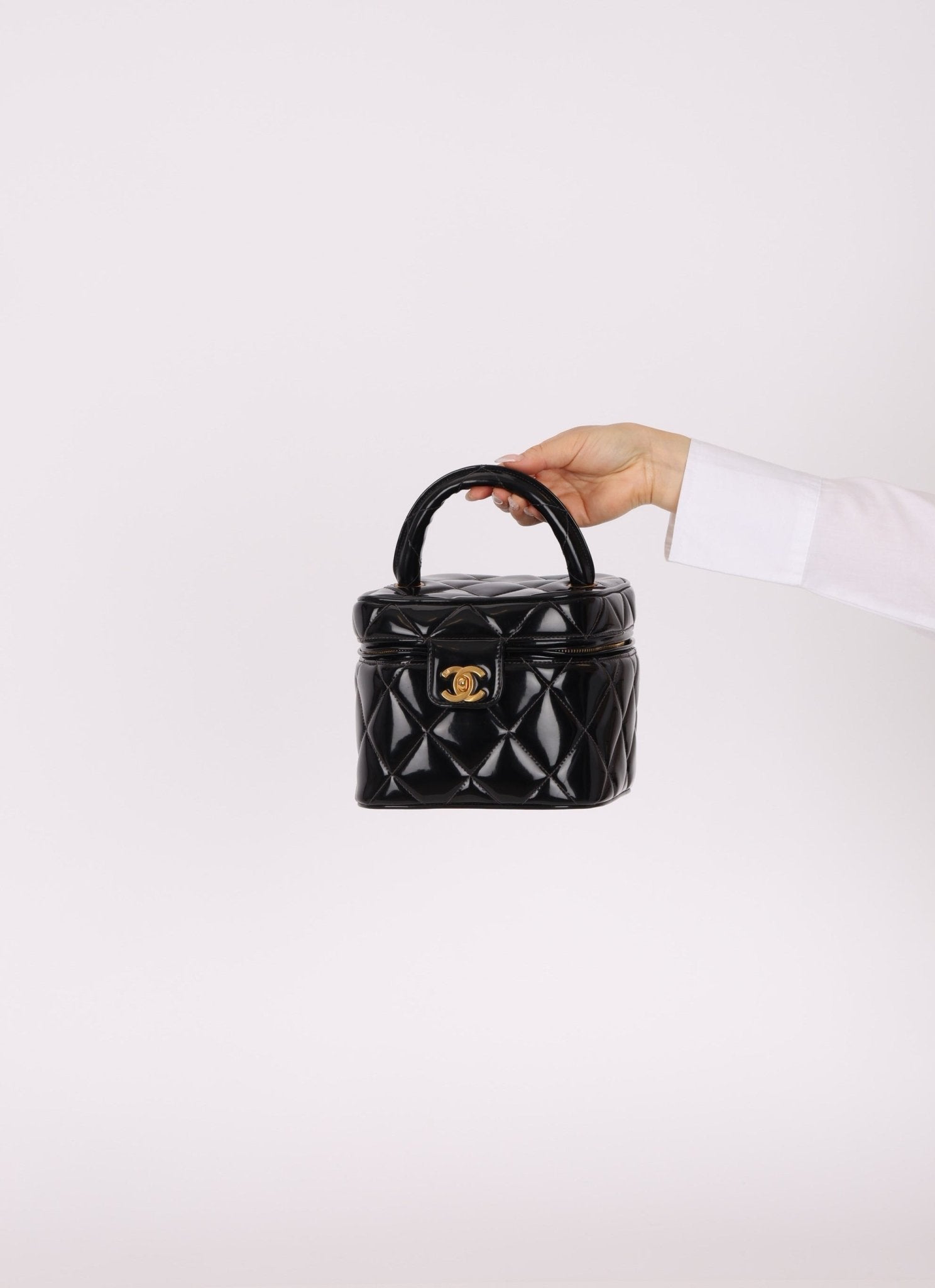 Ultra - Rare Chanel 1995 Patent Heart Mirror Turnlock Vanity 24K GP - FashioNica