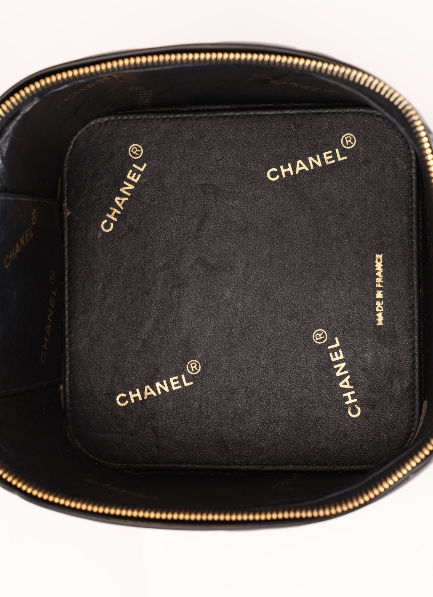 Ultra - Rare Chanel 1995 Patent Heart Mirror Turnlock Vanity 24K GP - FashioNica