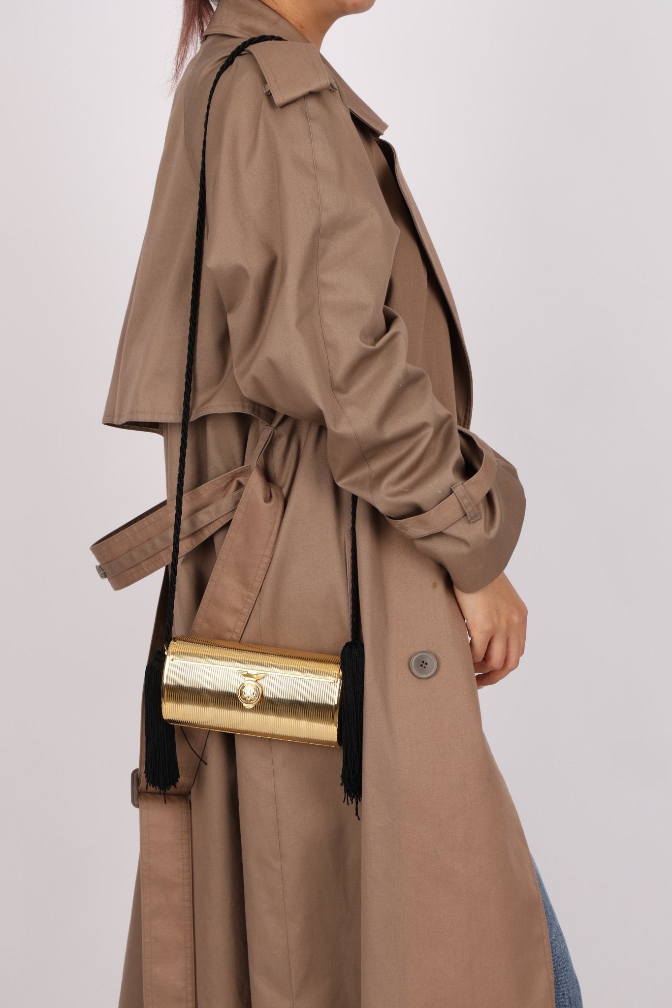 Ultra - Rare Fendi 1960s Gold Roma Coin Clasp Clutch - FashioNica