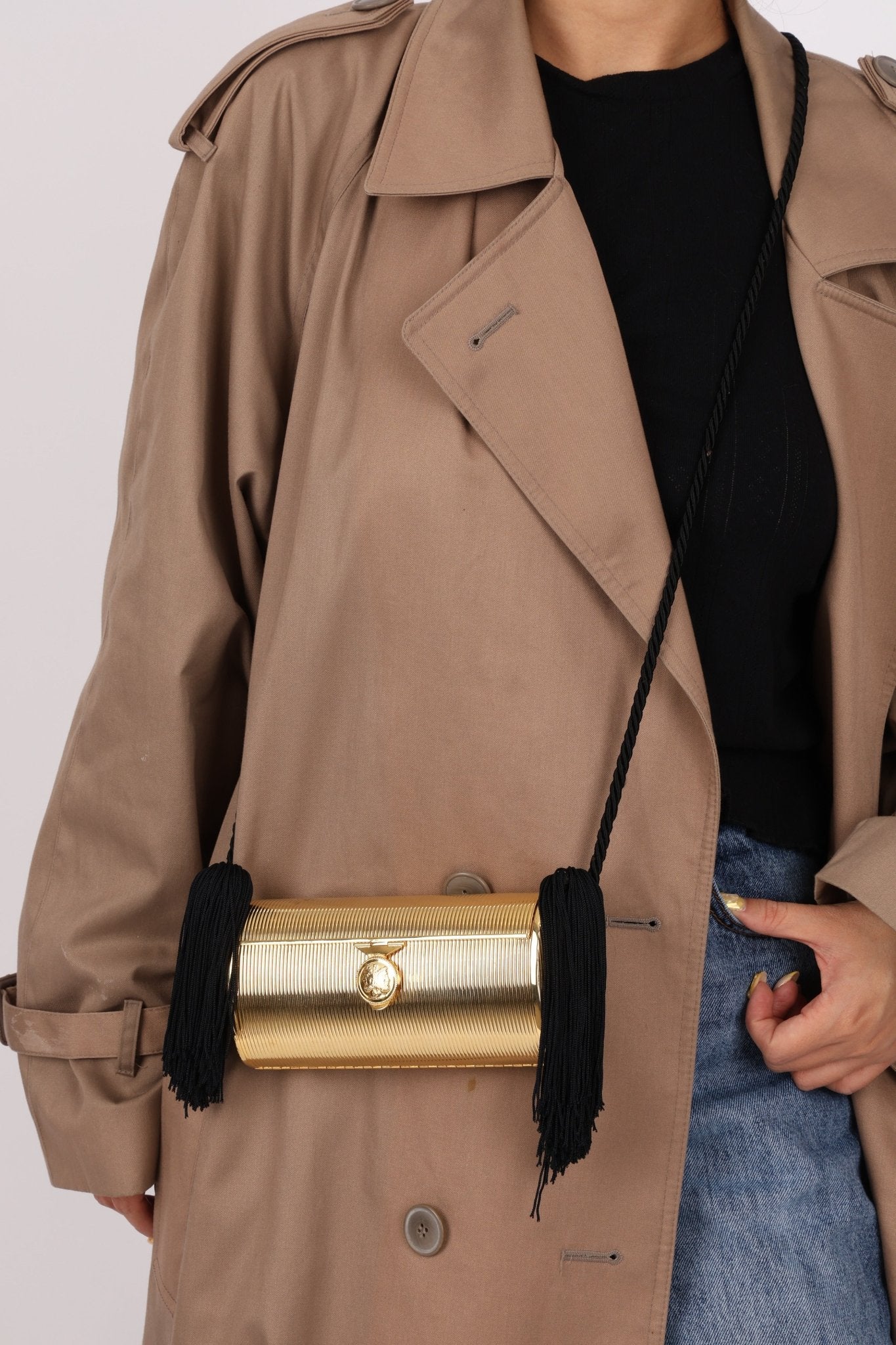 Ultra - Rare Fendi 1960s Gold Roma Coin Clasp Clutch - FashioNica