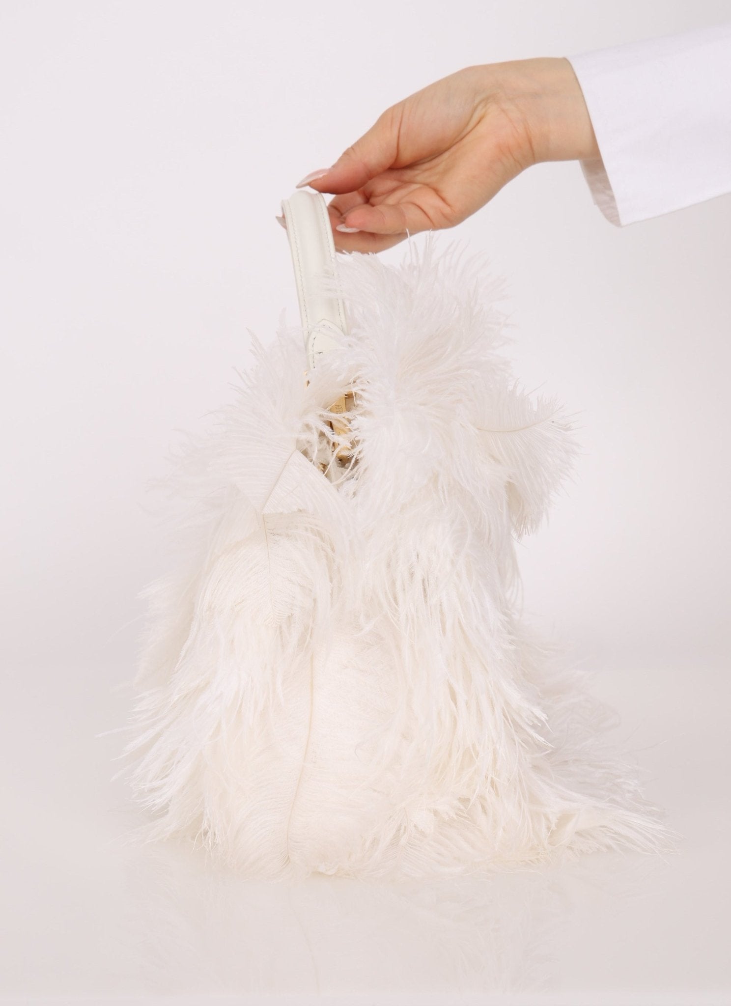 Ultra - Rare Fendi White Ostrich Feather Baguette - FashioNica