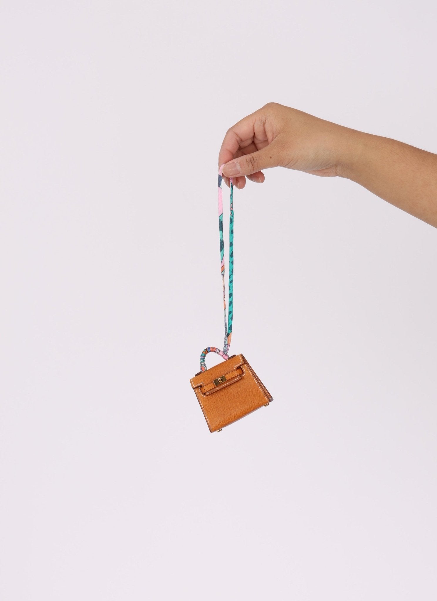 Ultra - Rare Hermès Toffee Peau Porc Micro Twilly Kelly - FashioNica