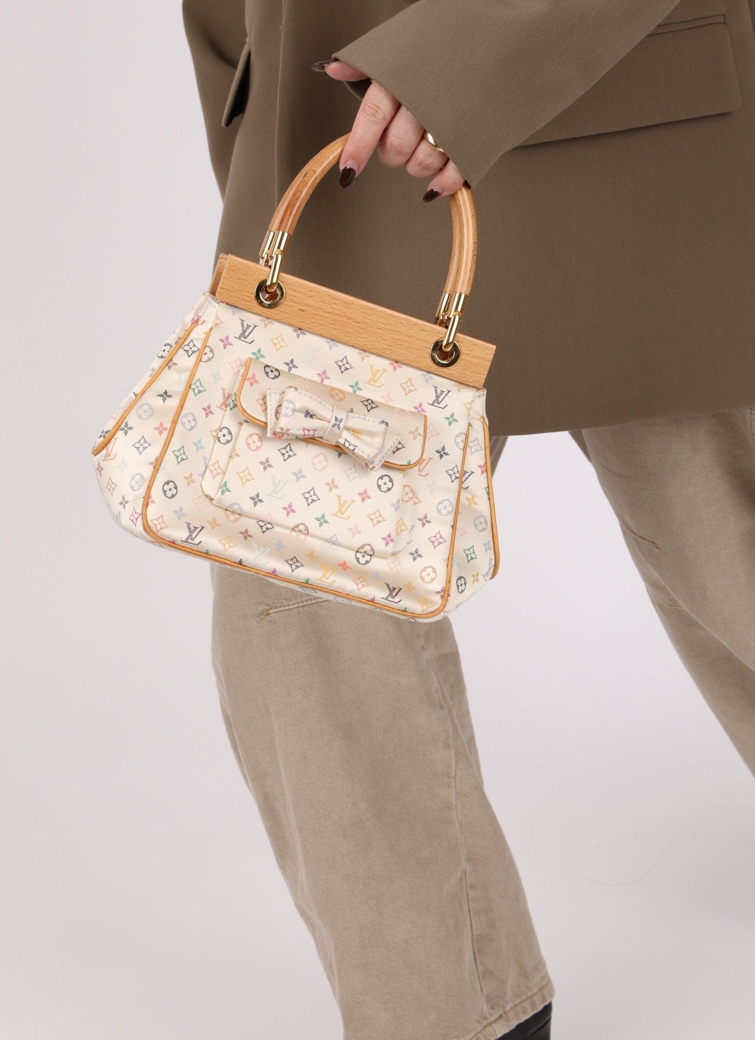 Ultra - Rare Louis Vuitton x Takashi Murakami Satin Abelia - FashioNica