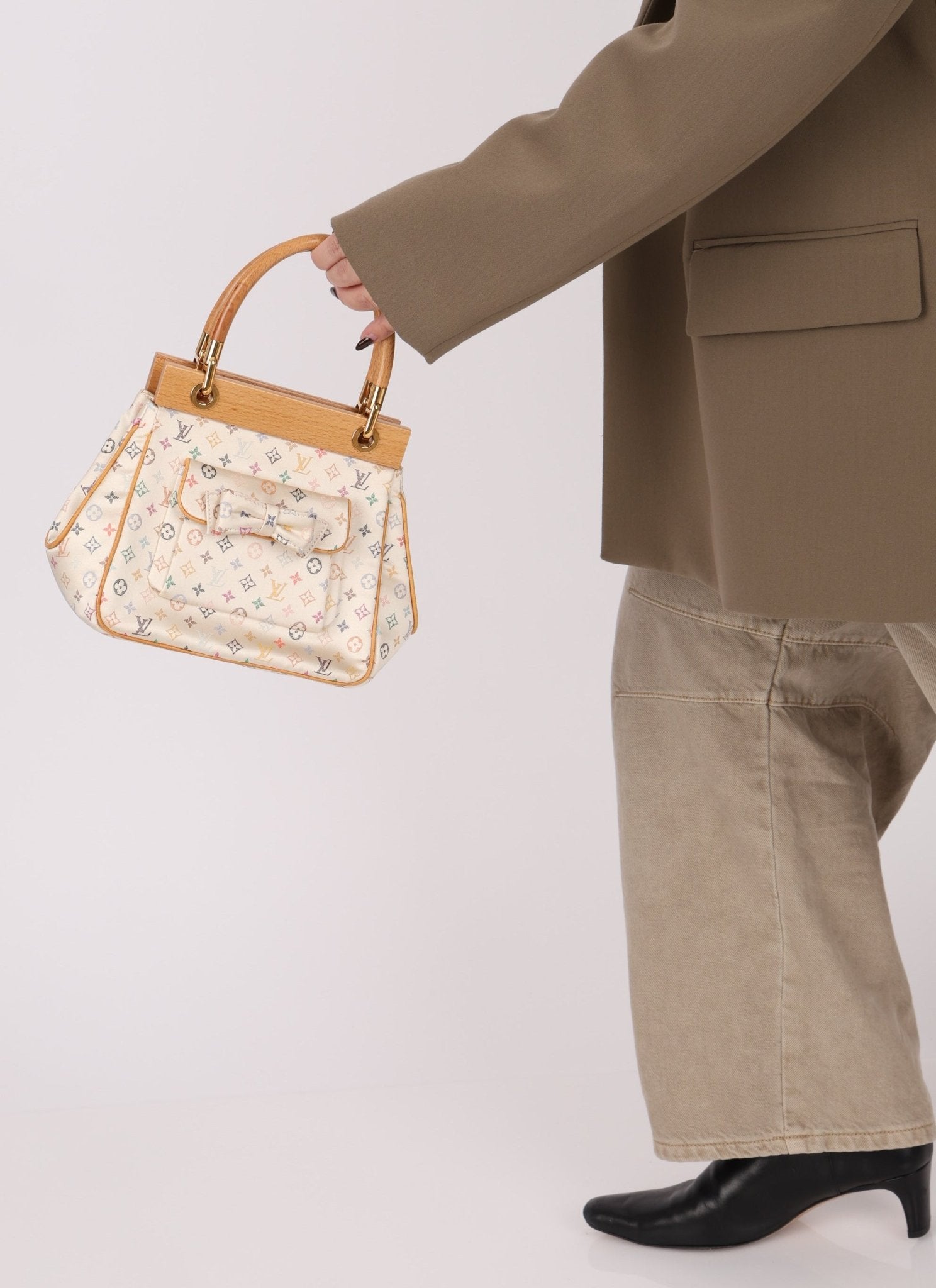 Ultra - Rare Louis Vuitton x Takashi Murakami Satin Abelia - FashioNica