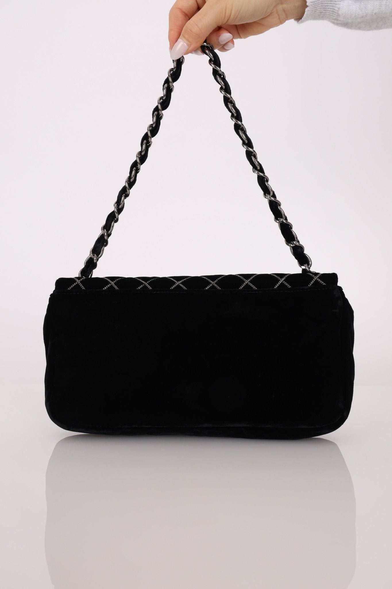 Ultra - Rare Runway Chanel 2004 Velvet East West Chain Stitch Single Flap - FashioNica