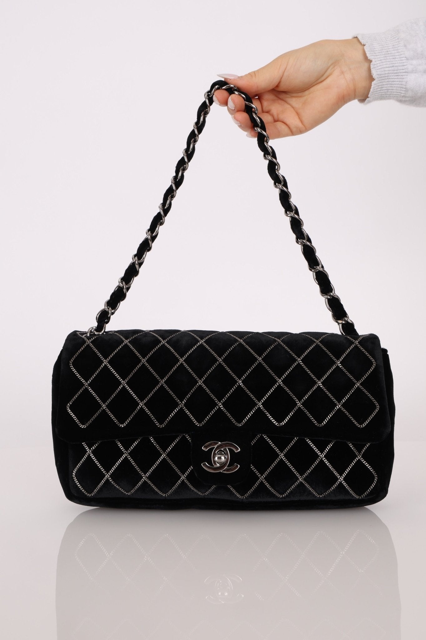 Ultra - Rare Runway Chanel 2004 Velvet East West Chain Stitch Single Flap - FashioNica