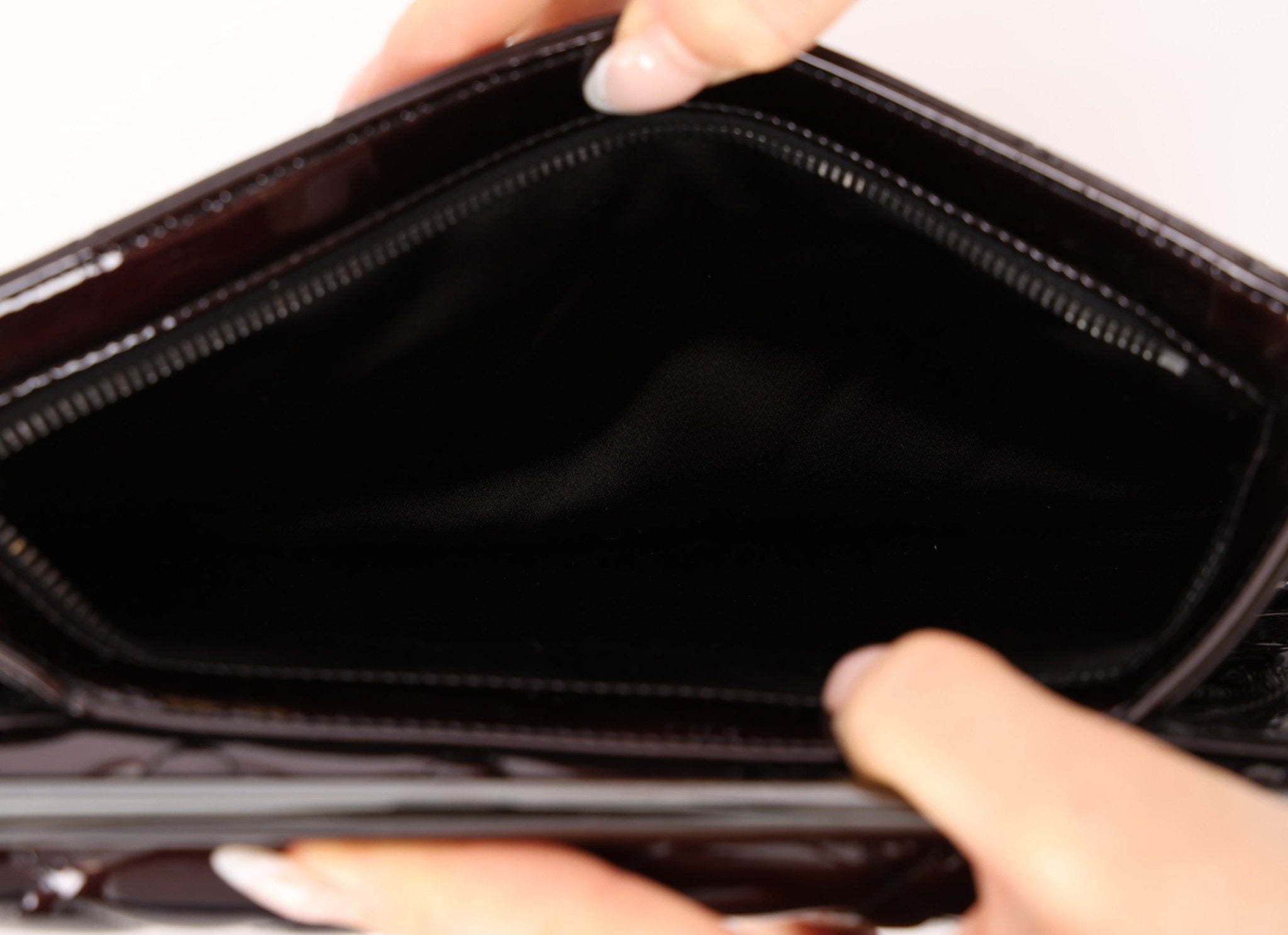 Ultra - Rare Runway Chanel 2014 Chocolate Patent Metal Handle Clutch - FashioNica