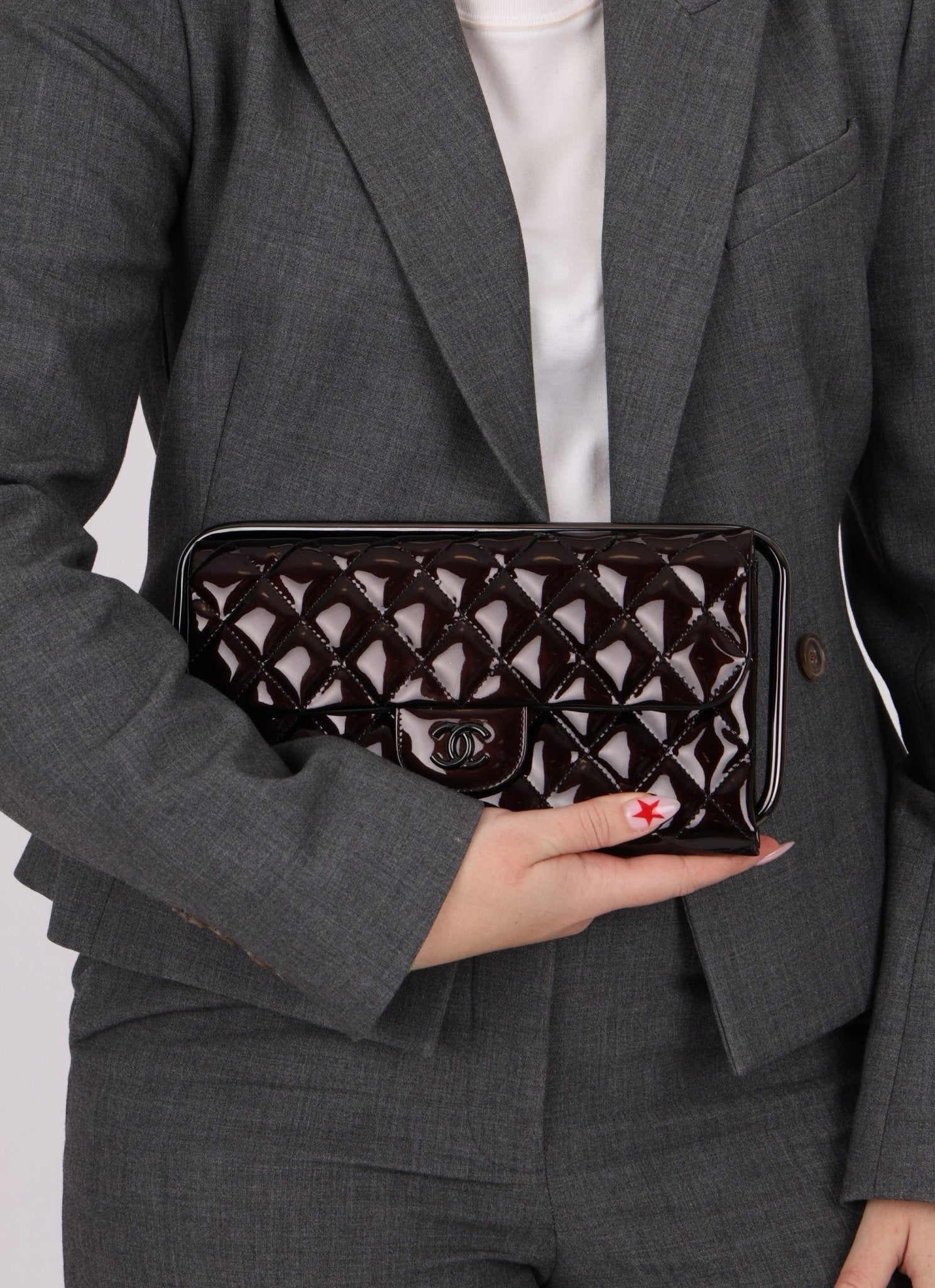 Ultra - Rare Runway Chanel 2014 Chocolate Patent Metal Handle Clutch - FashioNica