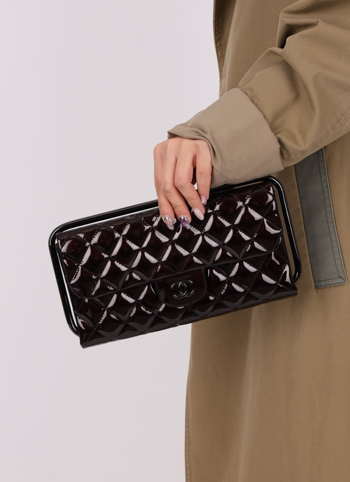 Ultra - Rare Runway Chanel 2014 Chocolate Patent Metal Handle Clutch - FashioNica