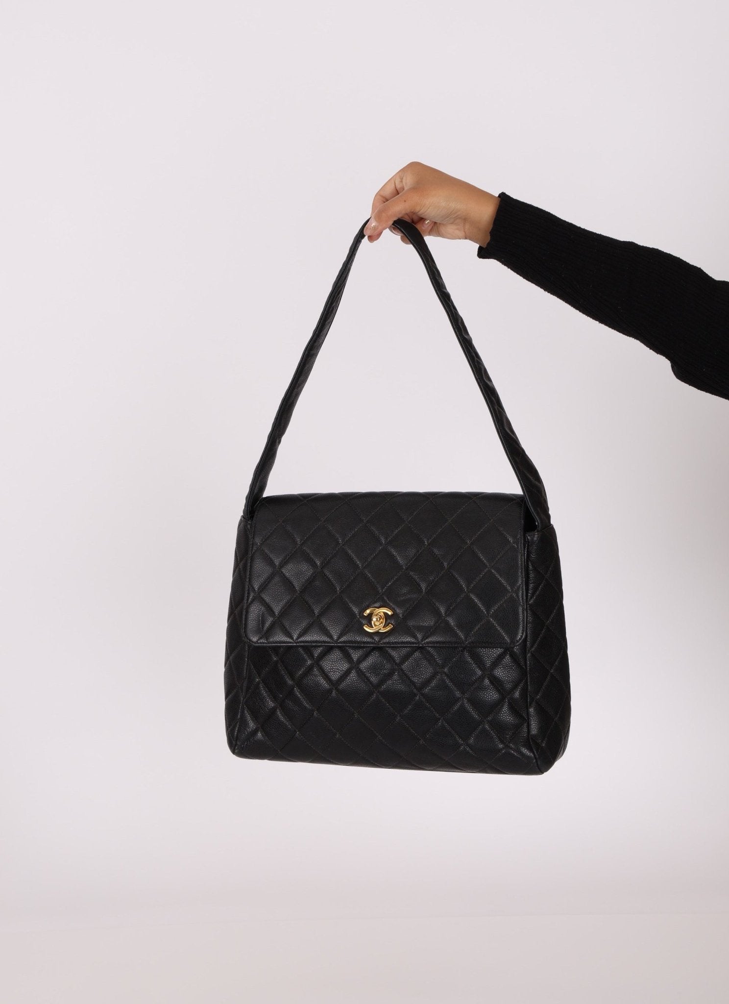 Vintage Chanel 1996 Caviar Turnlock Shoulder Bag - FashioNica