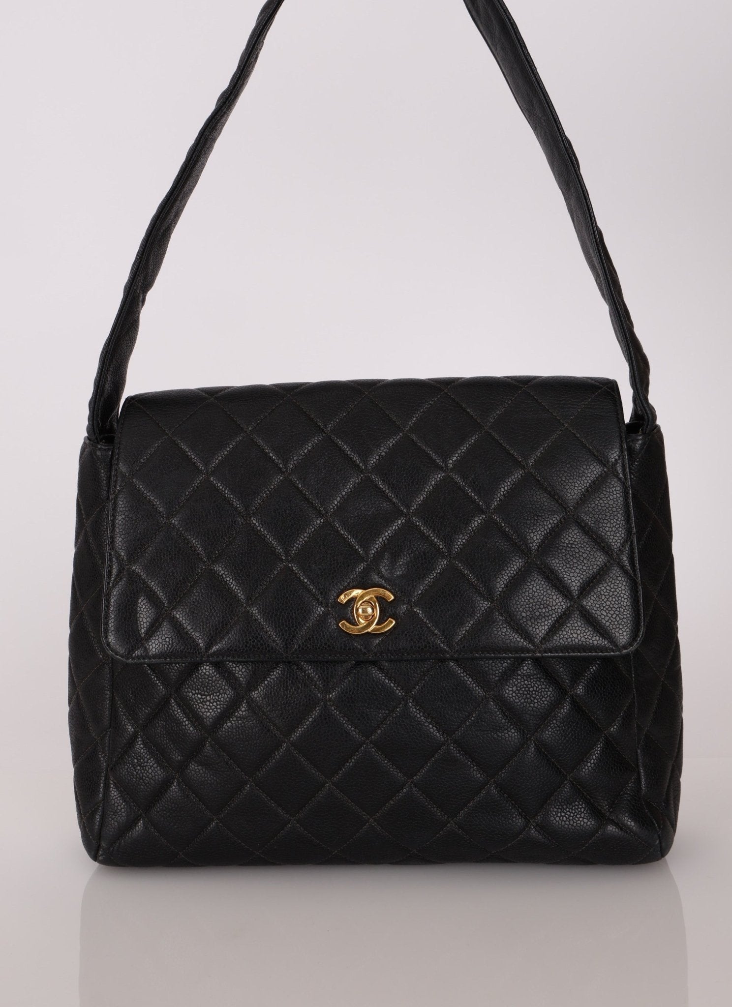 Vintage Chanel 1996 Caviar Turnlock Shoulder Bag - FashioNica
