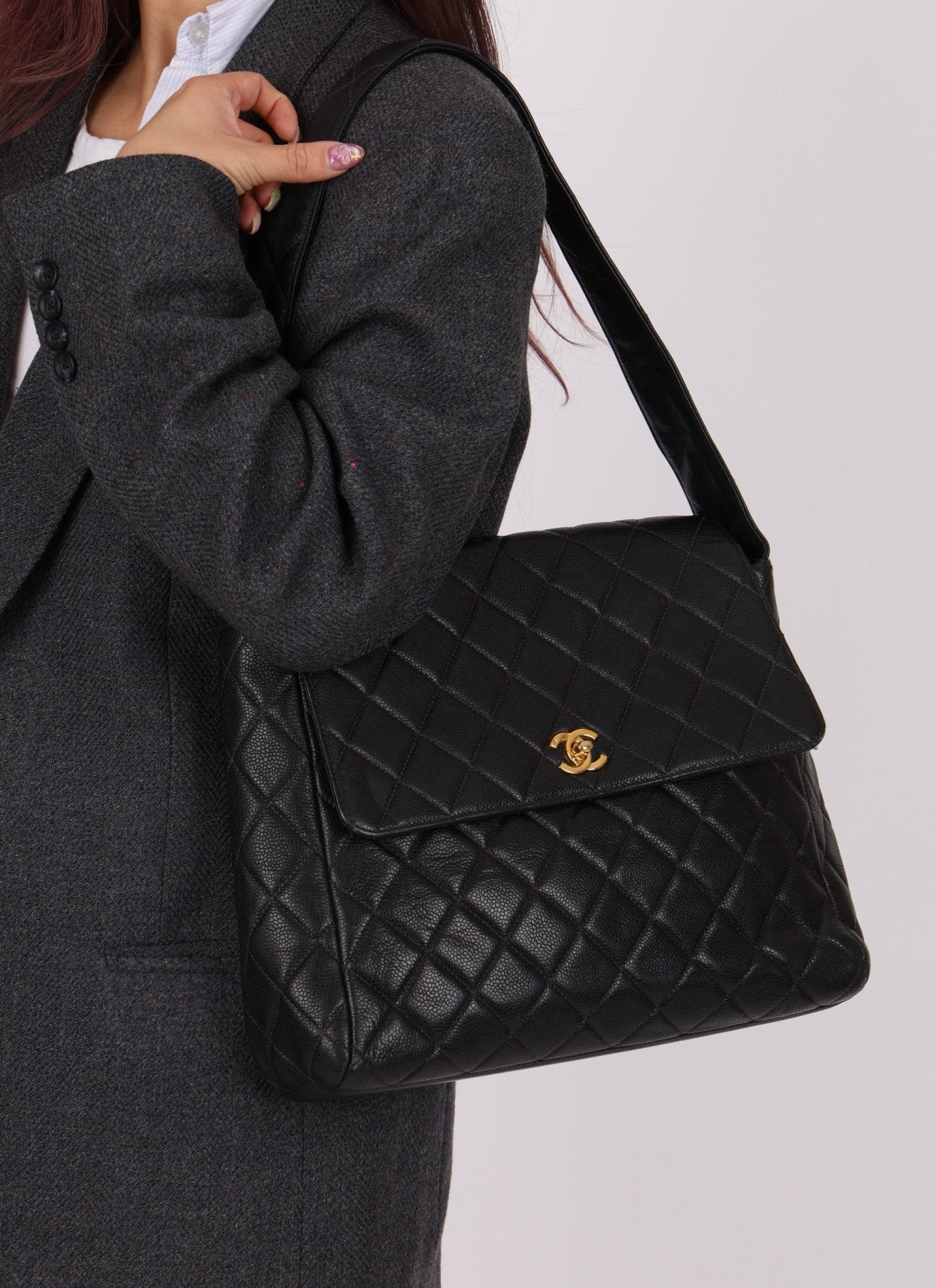 Vintage Chanel 1996 Caviar Turnlock Shoulder Bag - FashioNica