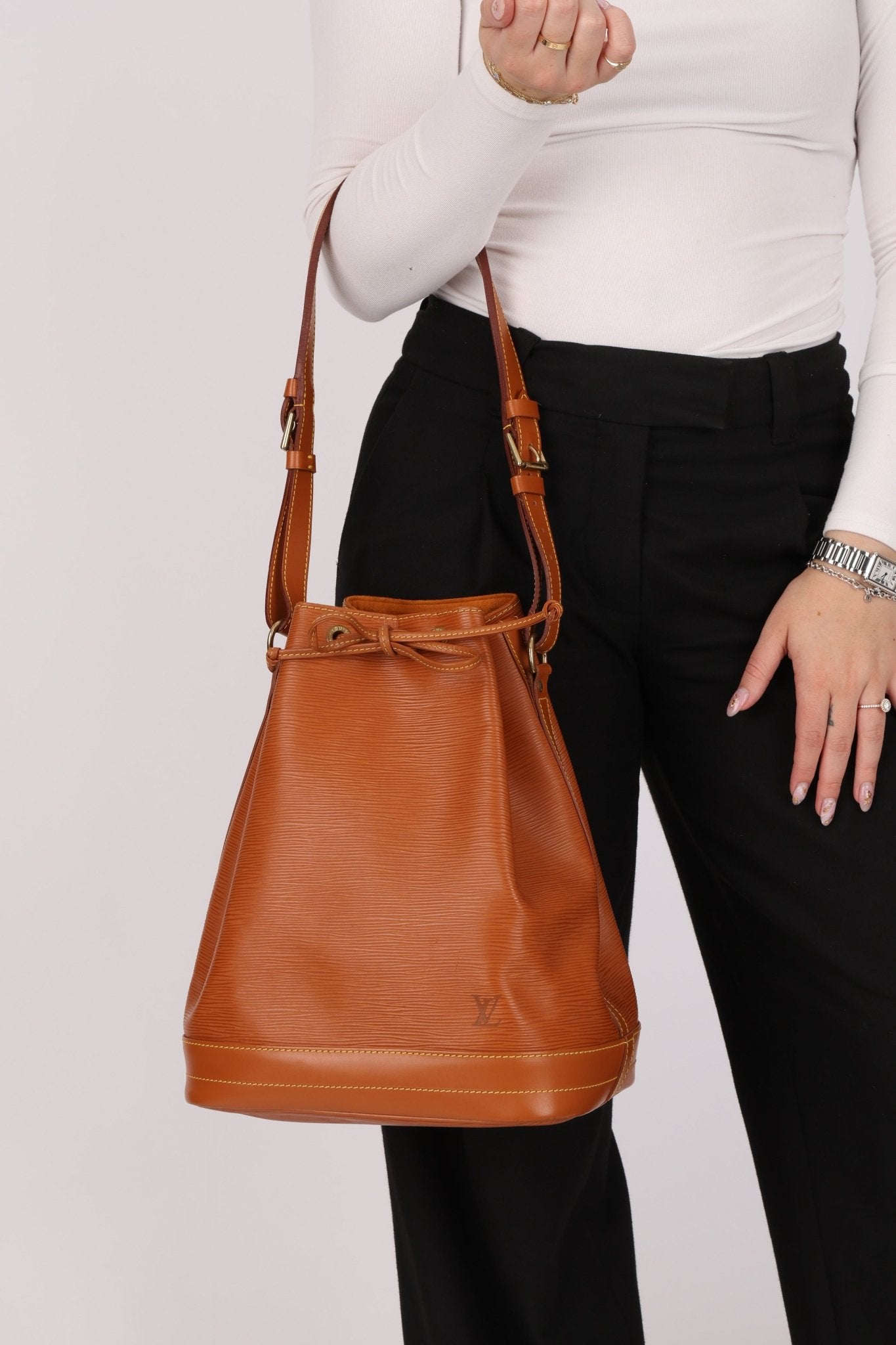 Vintage Louis Vuitton Cognac Epi Large Noe - FashioNica