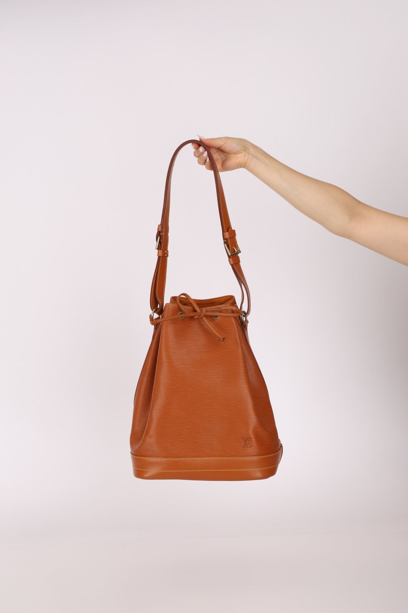 Vintage Louis Vuitton Cognac Epi Large Noe - FashioNica