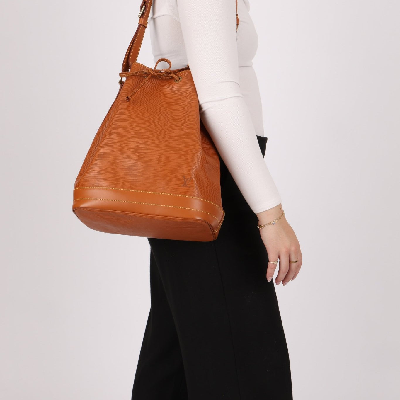 Vintage Louis Vuitton Cognac Epi Large Noe - FashioNica